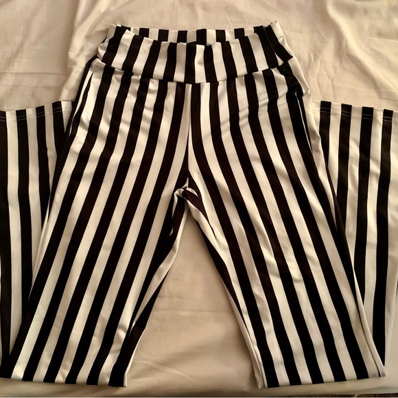 Black and White Striped Suit Set - Picture 3 of 3
